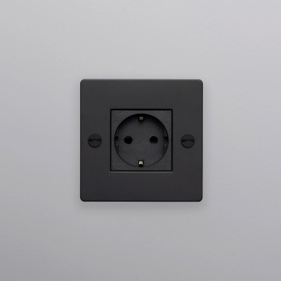 Розетка Buster and Punch 1G Schuko Type F black