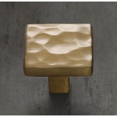 Ручка-кнопка Restoration Hardware Alden L.3.2 Hammered Brass