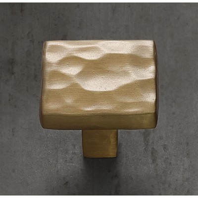 Ручка-кнопка Restoration Hardware Alden L.3.8 Hammered Brass