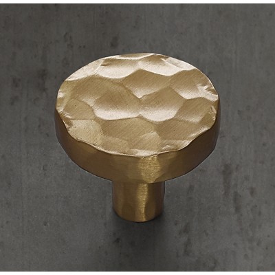 Ручка-кнопка Restoration Hardware Smythe d.3.2 Hammered Brass